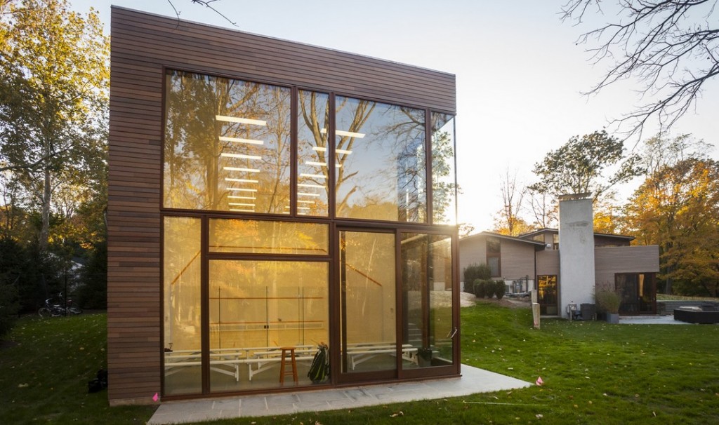 Luxury houses with private sports grounds Luxury houses with private sports grounds